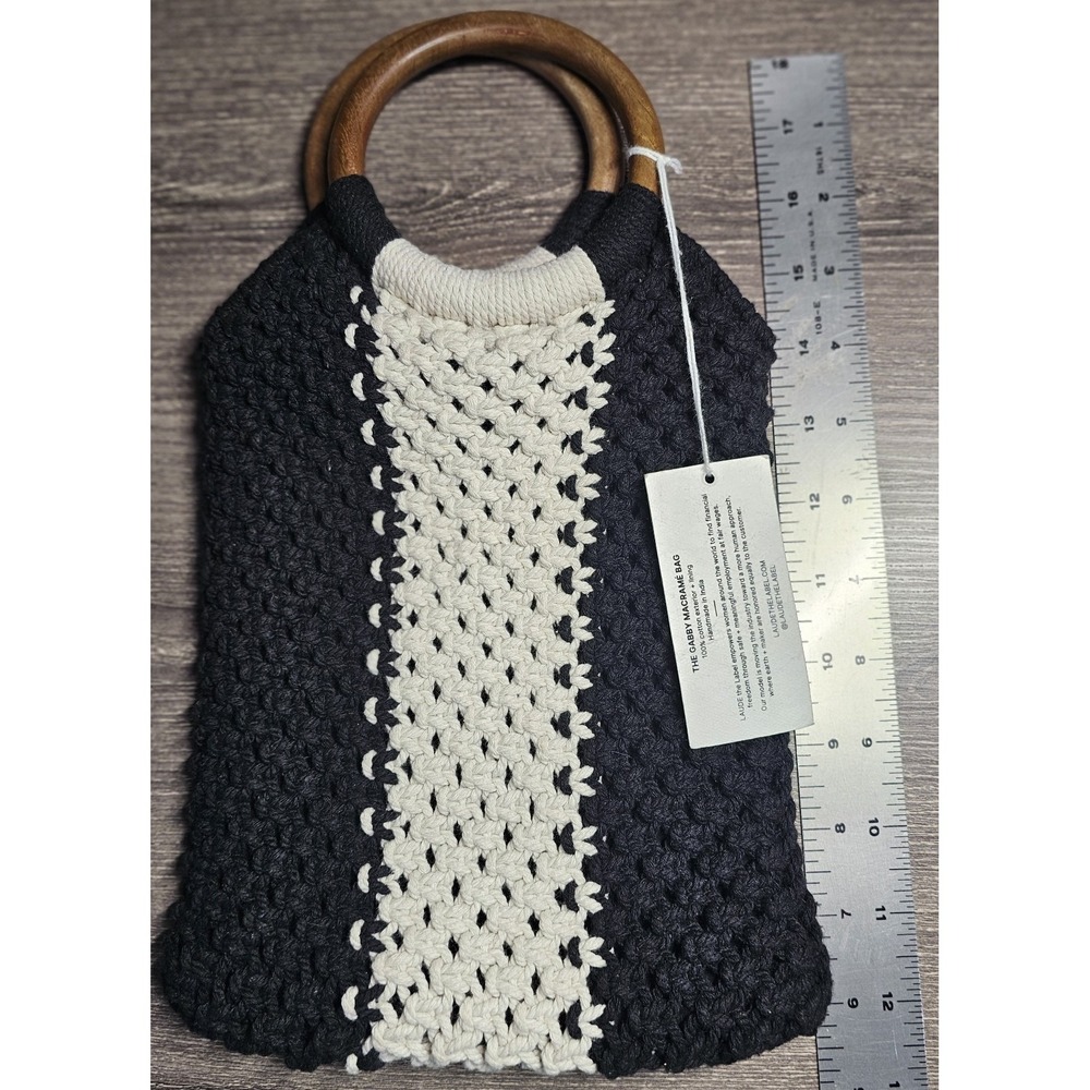 Boho NWT "Laude the Label" crocheted blk/white bag w/ wooden round handle - Picture 3 of 5